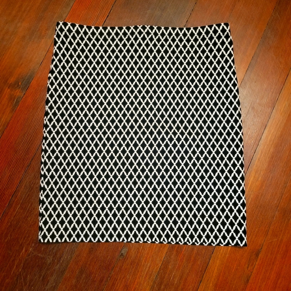 Karen Kane skirt